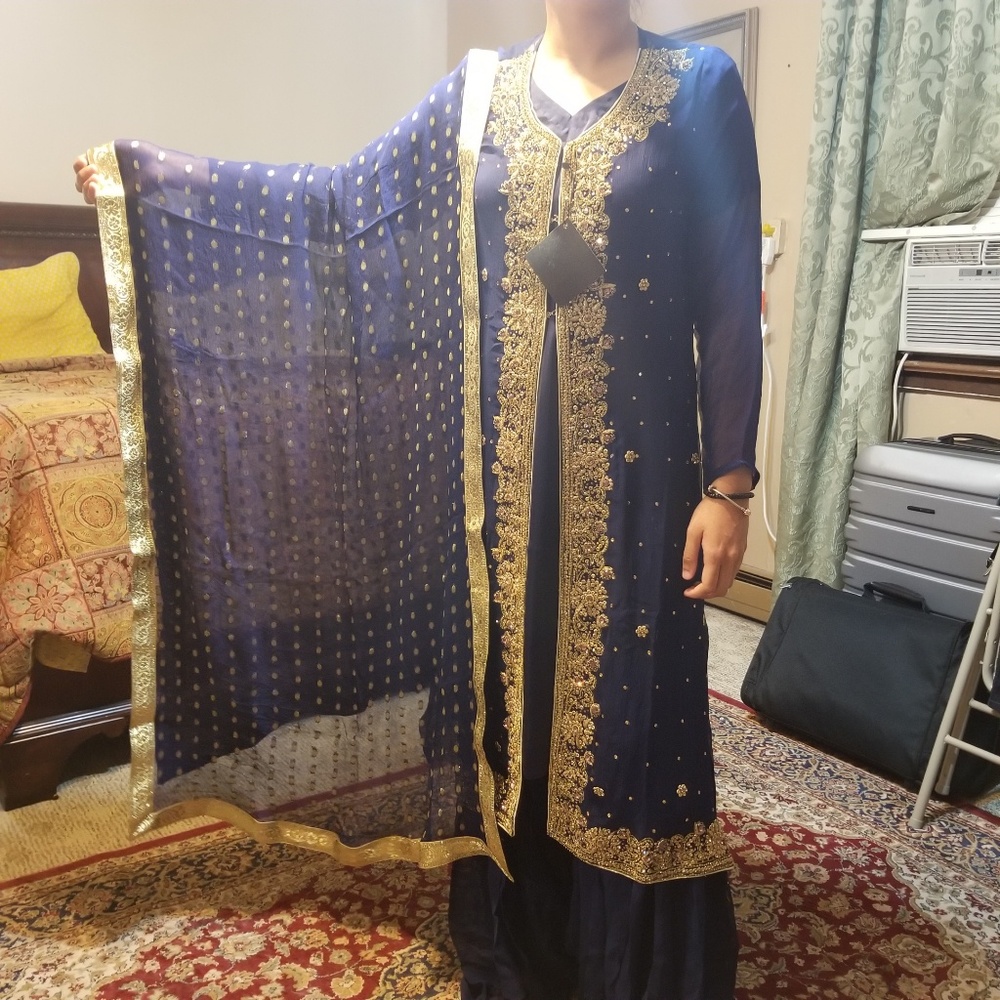 Beautiful 4 piece garara suite - Picture 4 of 5